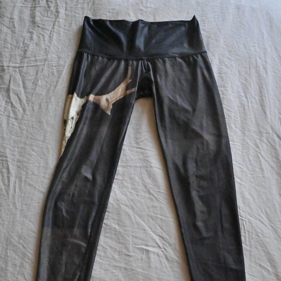 Teeki Yoga Leggings Skull Pattern - Picture 3 of 4